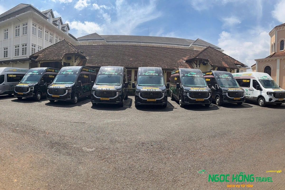 Xe limousine hợp đồng Đà Lạt