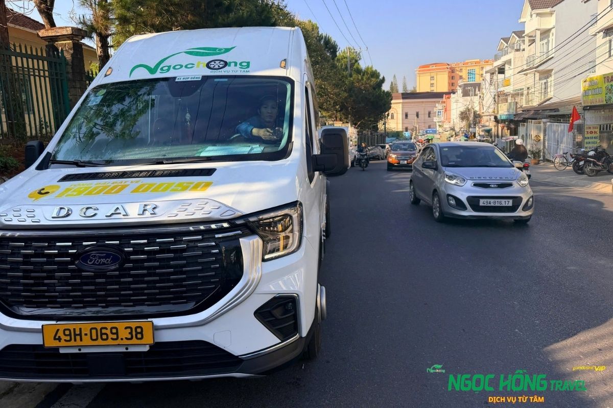 Thuê xe tham quan Đà Lạt có tài xế