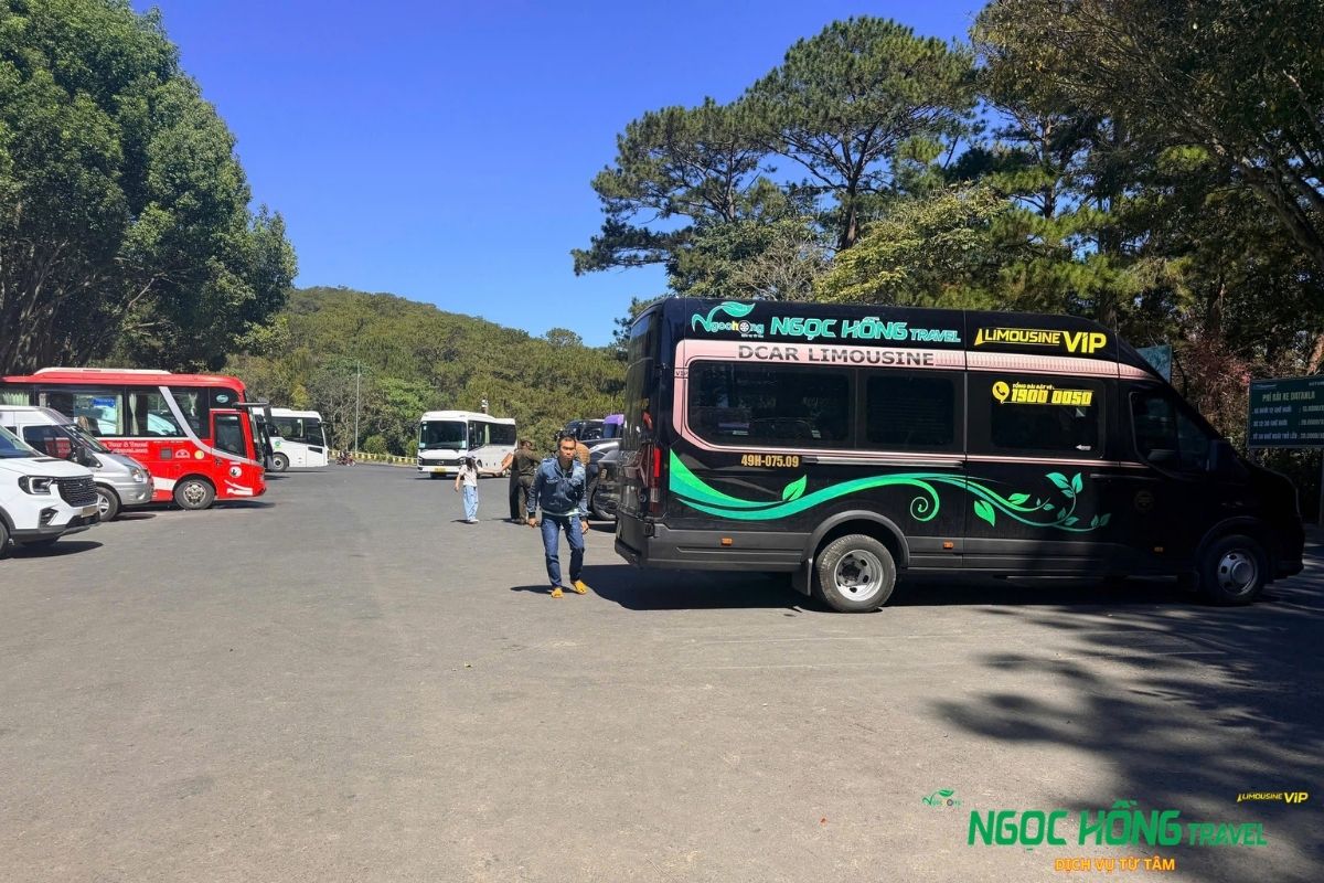 Thuê xe limousine có tài xế Đà Lạt